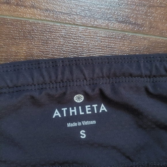 Athleta Dobby Be Free Knicker Capris Size Small - Picture 8 of 10